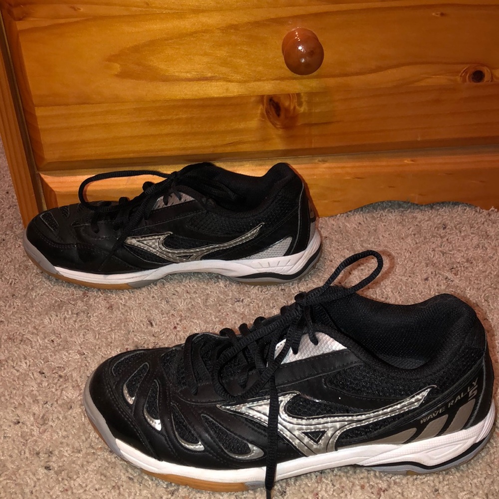 Mizuno Wave Rally 5